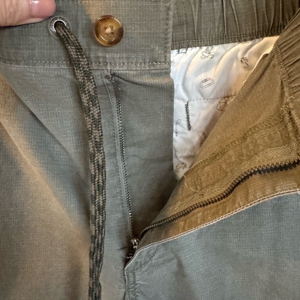 Eddie Bauer Men’s Green Shorts size XL - Picture 3 of 7